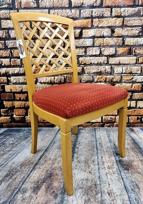 Krzesło #2 – stylowe krzesło tapicerowane